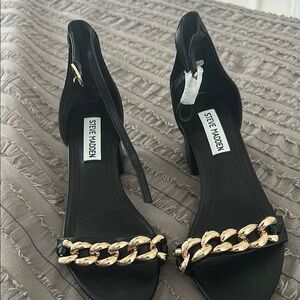 Steve Madden Black Heels with Gold Chain